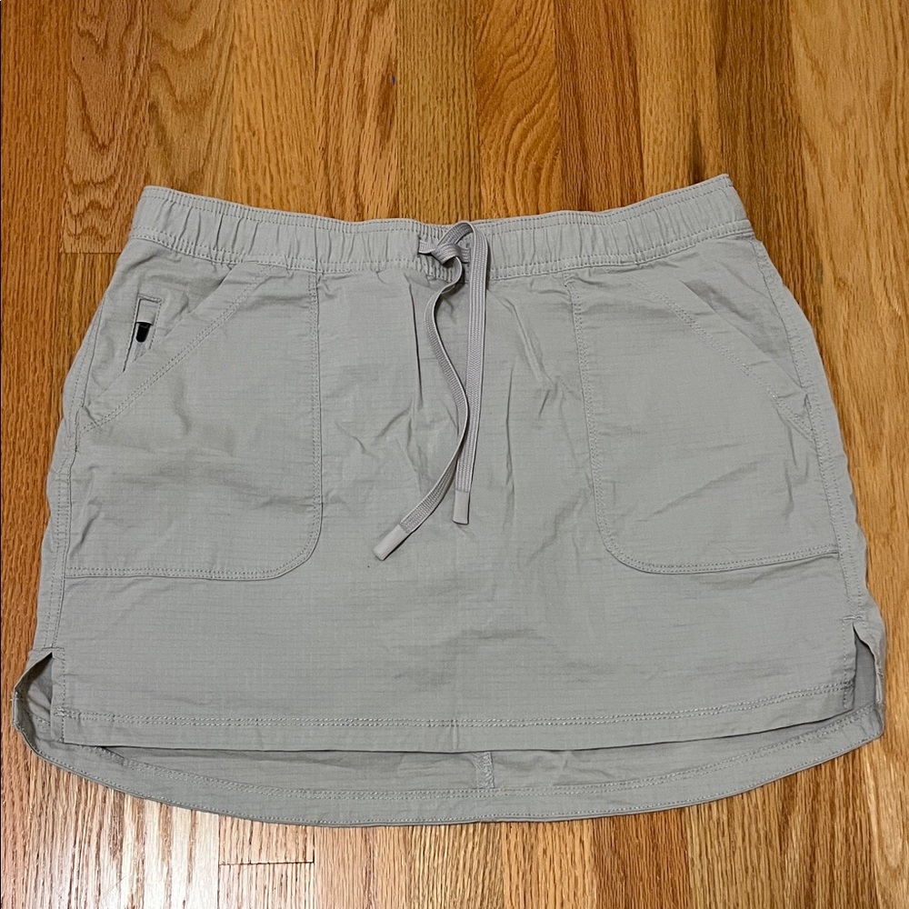 Light Gray Casual Shorts with Drawstring